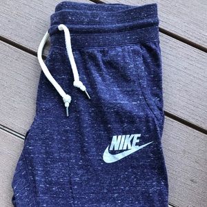 Nike Jogger Capris ✨ (NWOT)✨
